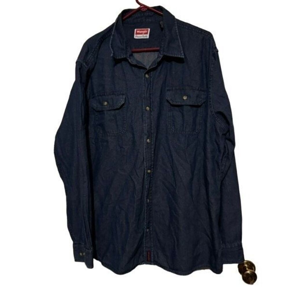 Wrangler Size XLT Long Sleeved Denim Button Shirt